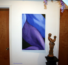將圖片載入圖庫檢視器 Legs, a romantic painting in blue and purple hangs above the bronze sculpture of a couple who are both Together and Alone, shown in the artist's studio in Texas