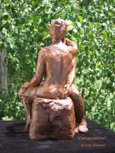 將圖片載入圖庫檢視器 See the man's hand resting on his beloved's hip?  sweet gestures from this married couple living modeling for clay art