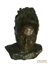 將圖片載入圖庫檢視器 Hanakazura bronze portrait of woman Kumiko Suzuki