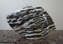 Load image into Gallery viewer, Zebra Lips Black and White Marble Sculpture