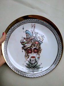 Dragana Adamov Collection Starry Eyes Designer Plate with asymmetrical gold border
