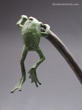 Cargar imagen en el visor de la galería, detail back of hanging frog tabletop aquatic bronze sculpture, Cattails and Frog Legs Lily Pad Green Art

