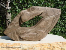 Cargar imagen en el visor de la galería, Pelican Lips Marble Sculpture like Petrified Wood
