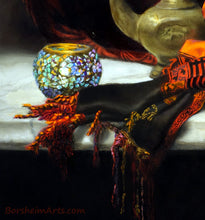 Laden Sie das Bild in den Galerie-Viewer, Detail of the scarf and the Turkish Light Candleholder on a marble slab
