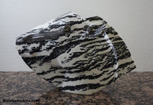 Load image into Gallery viewer, Zebra Lips Black and White Marble Sculpture

